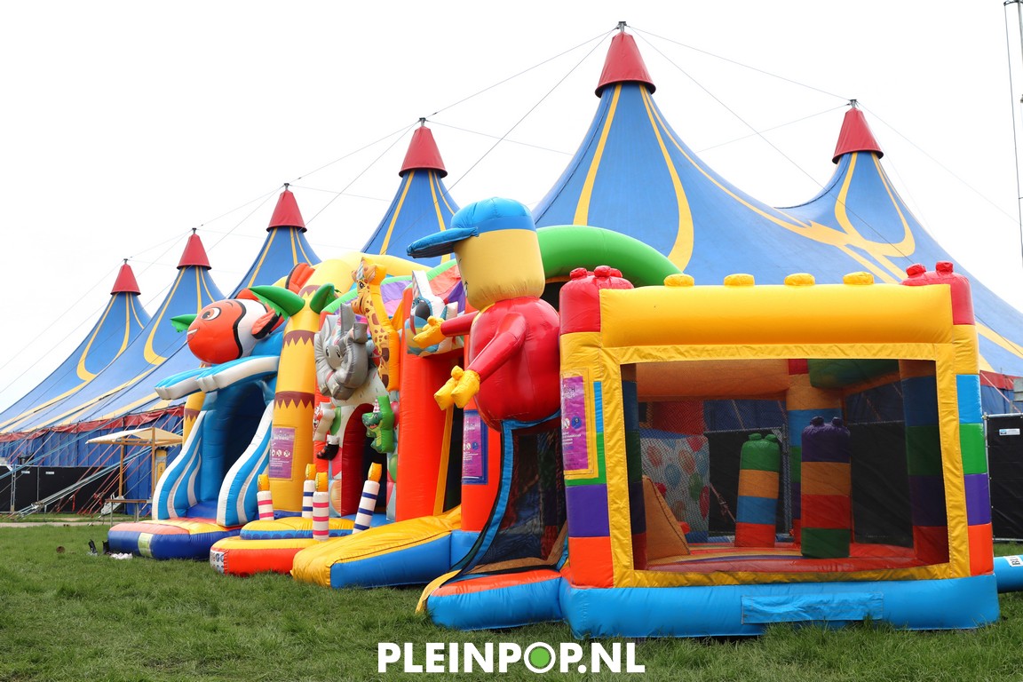 Zondag D I V.        (13)